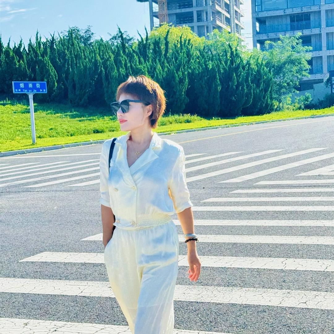 一隔三秋梦