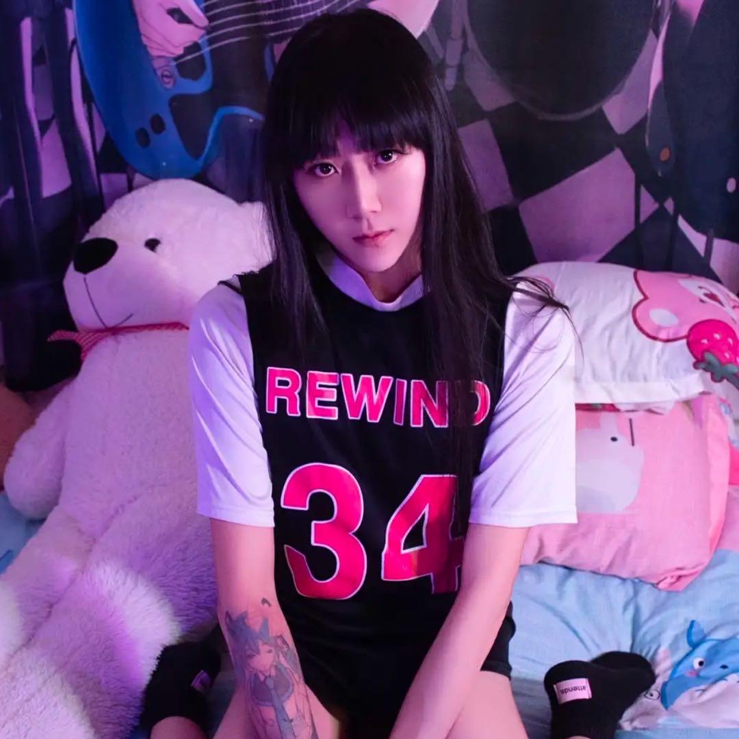 弹吉他的葱娘