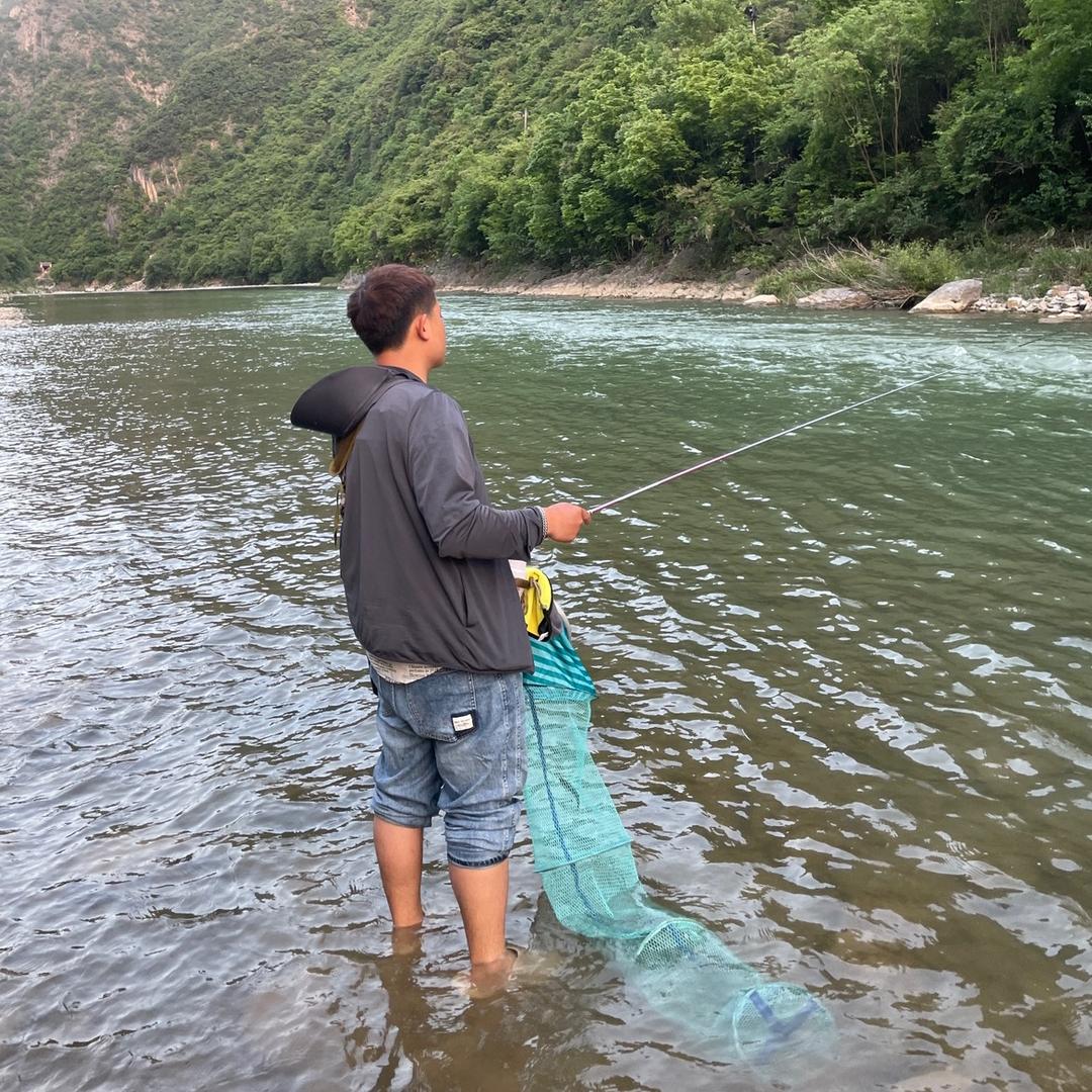 野战溪流
