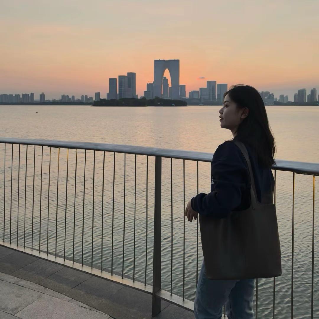 手中世界
