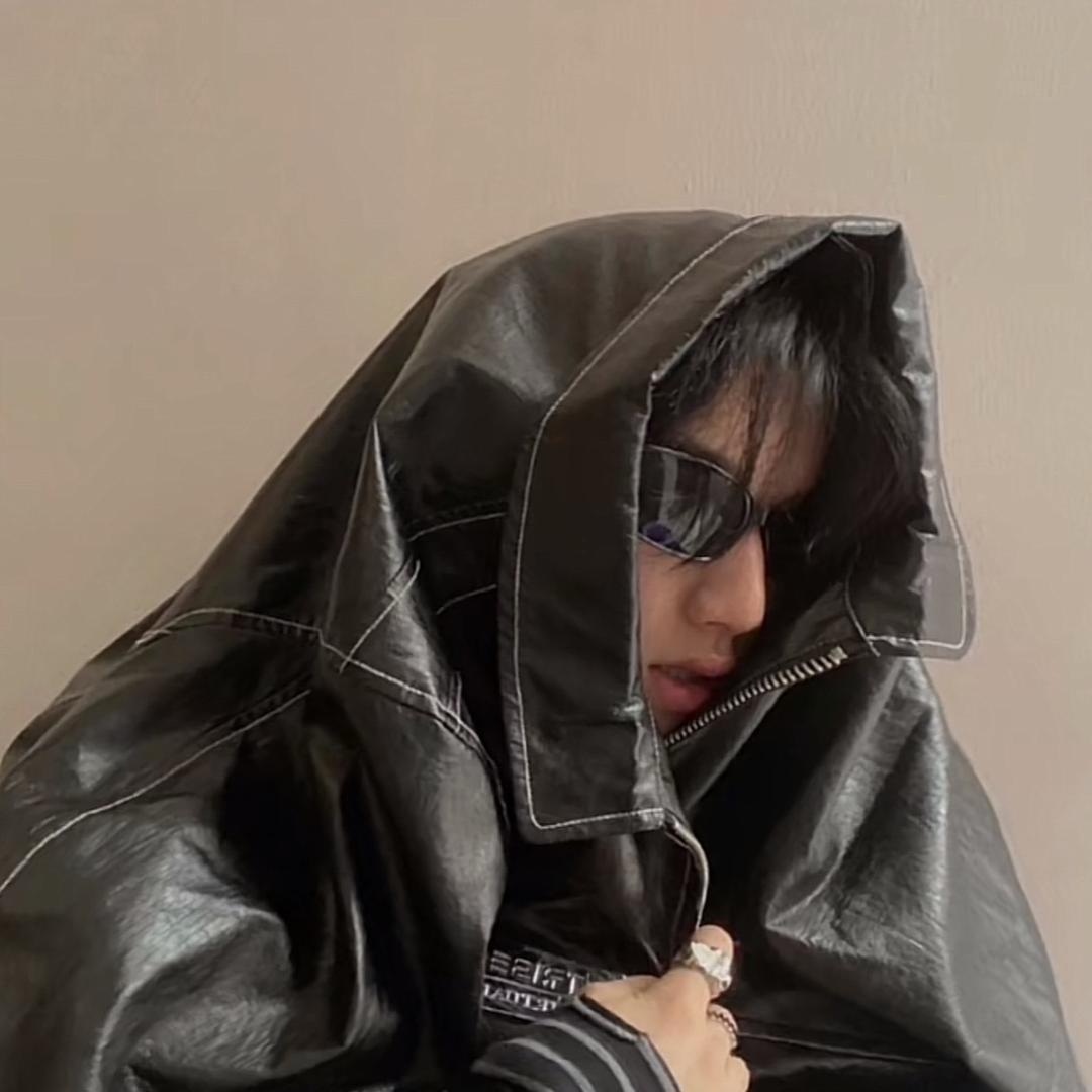 张三柒