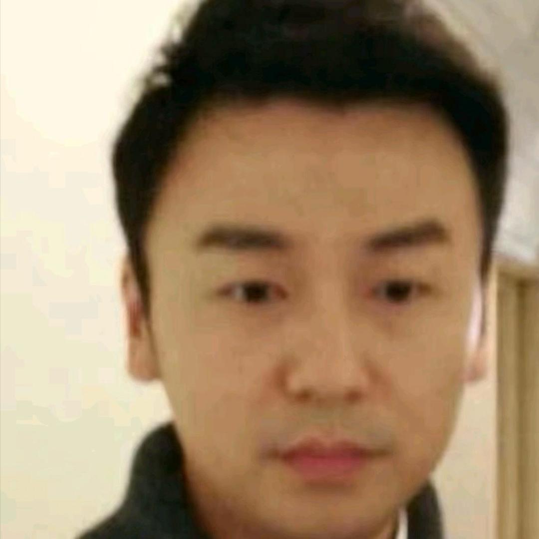 一朵风中摇曳的陈俊生