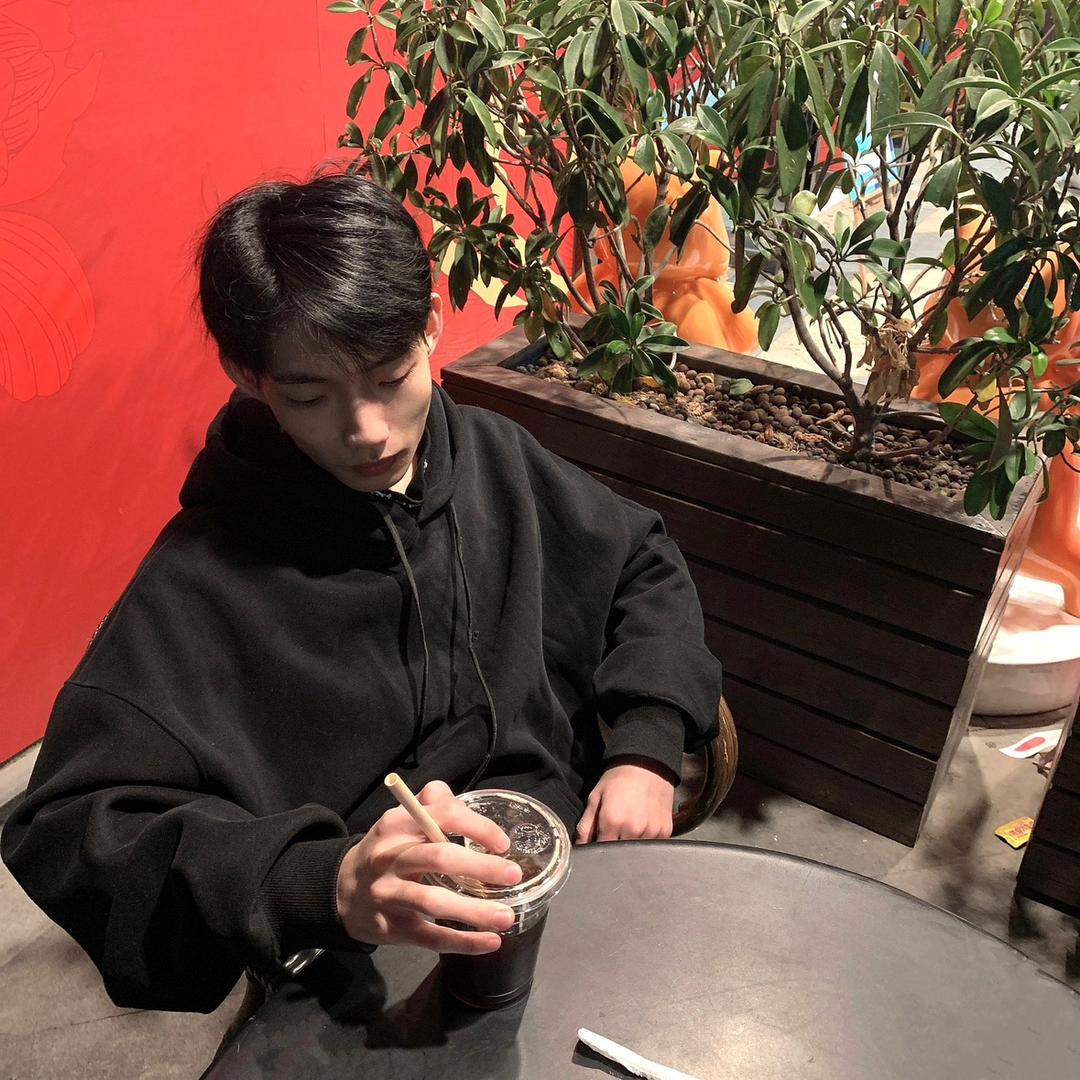 辉弟弟穿搭日记