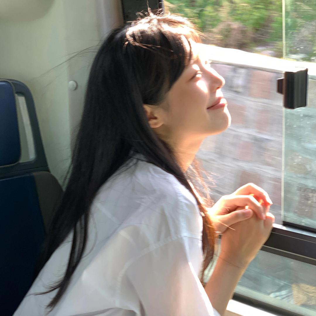美女怎么会ᵉᵐᵒ