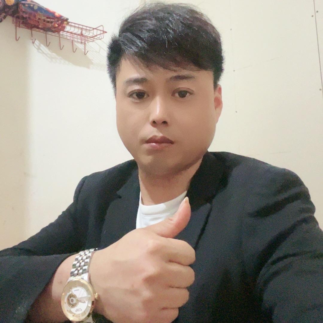 阿龙，