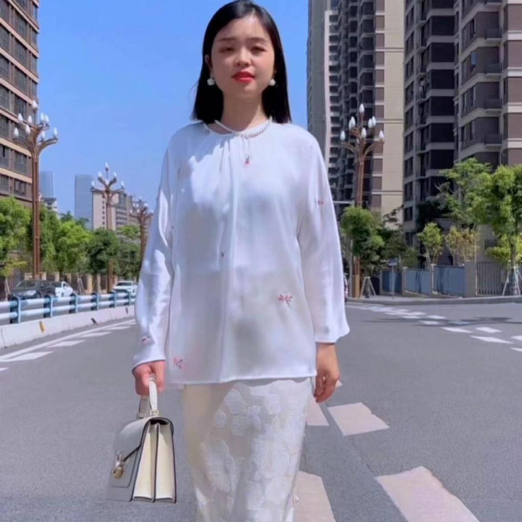 尼莎欧迪服饰