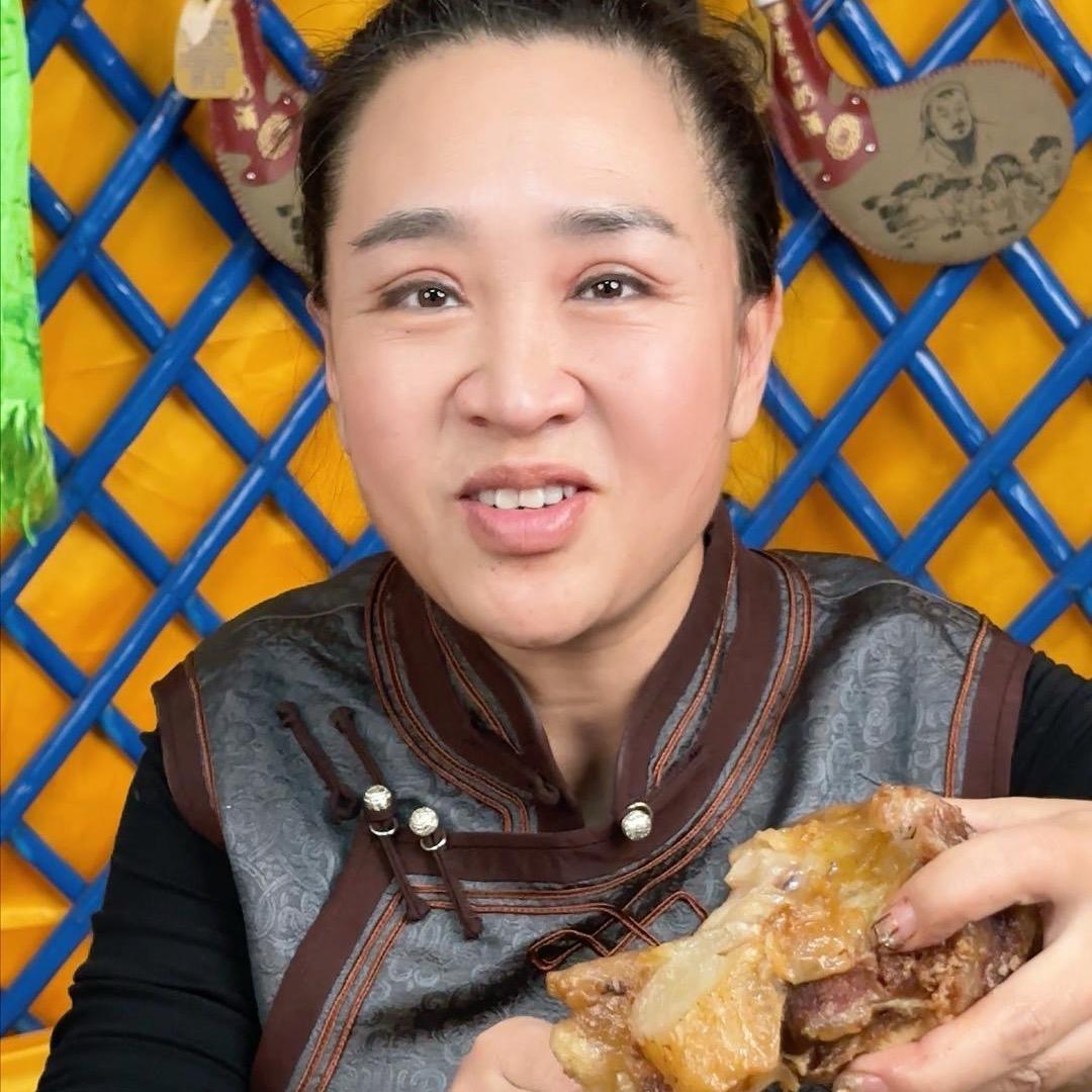 小丽小丽吃肉啦