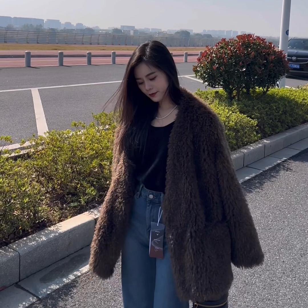 吉安县年轻的老板娘女装