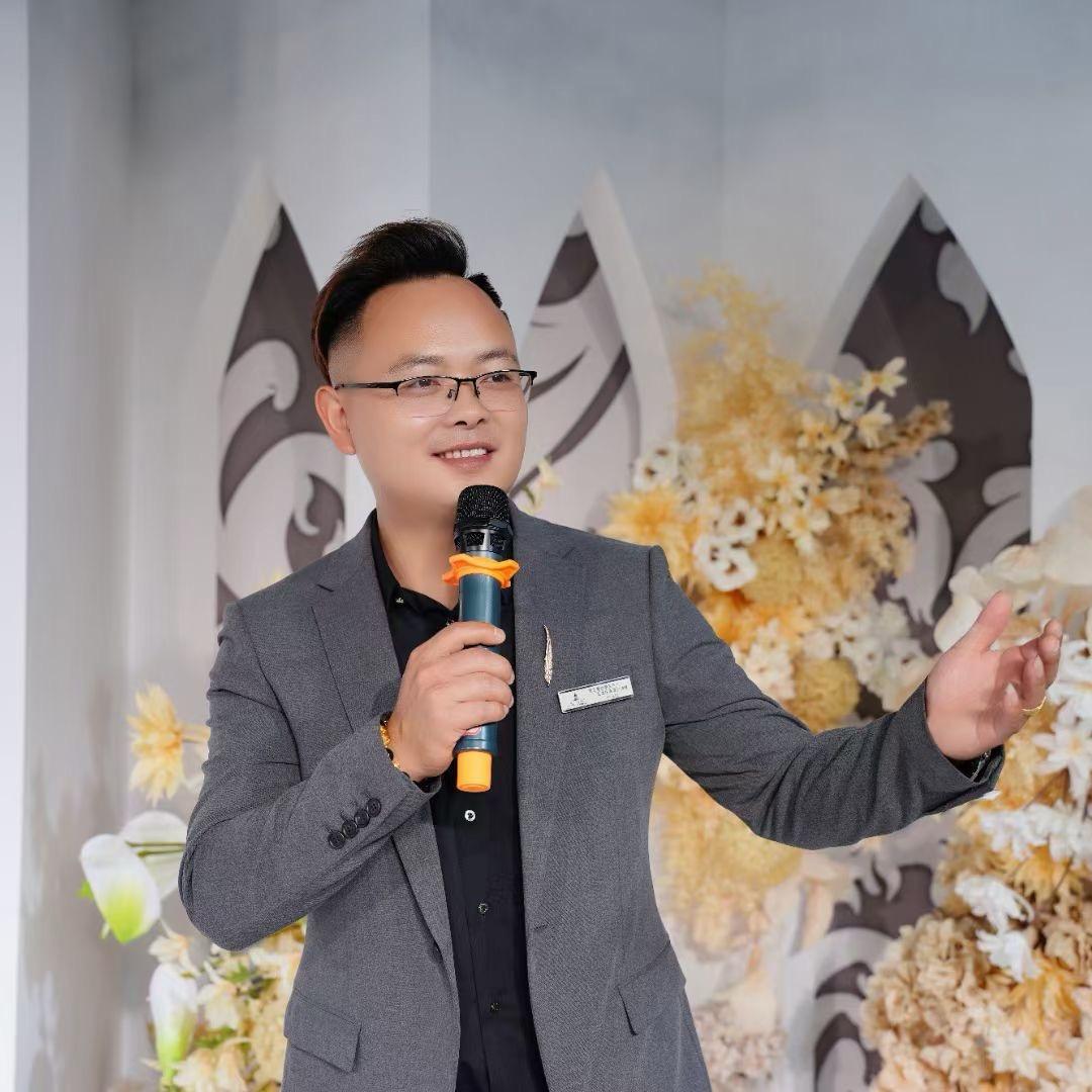 正在庆典 阿水