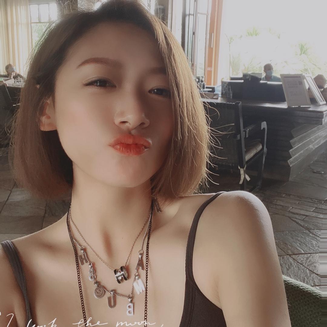 不爱吃喝的贾小璐