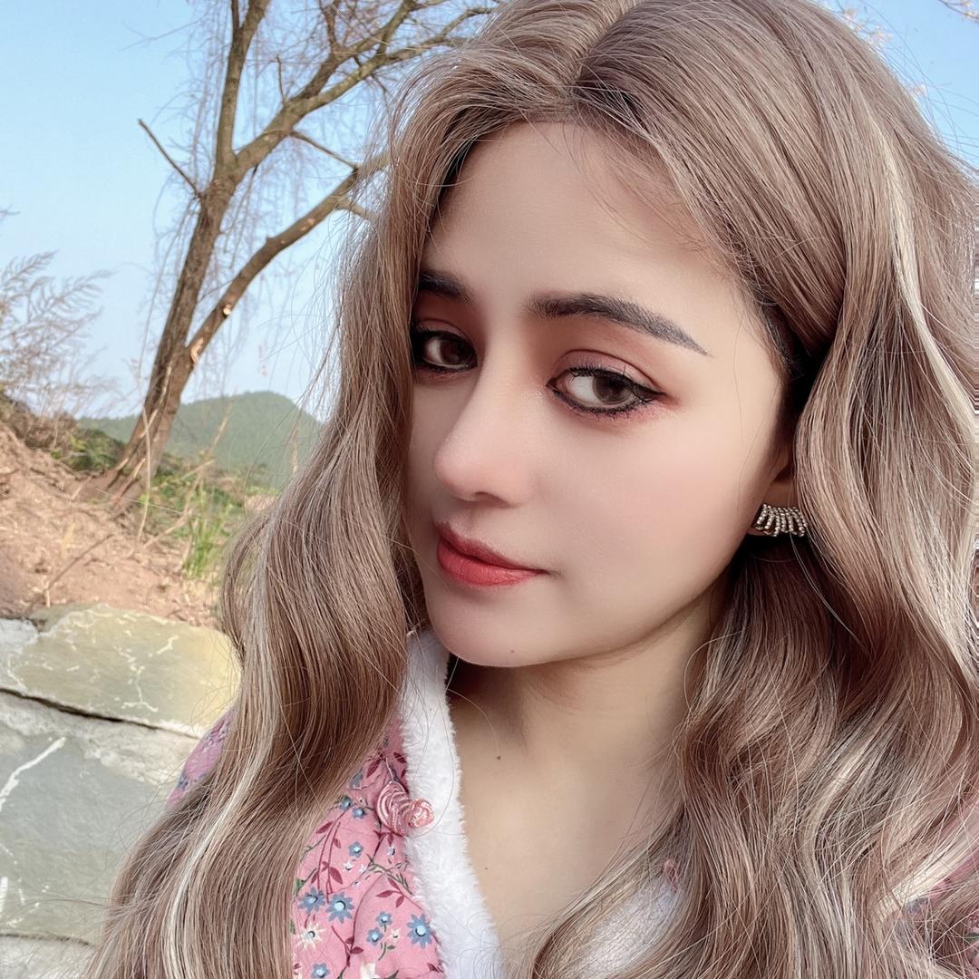 楼兰姑娘。