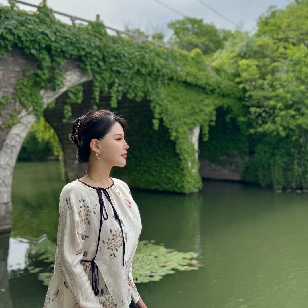 Ally 安然在香港