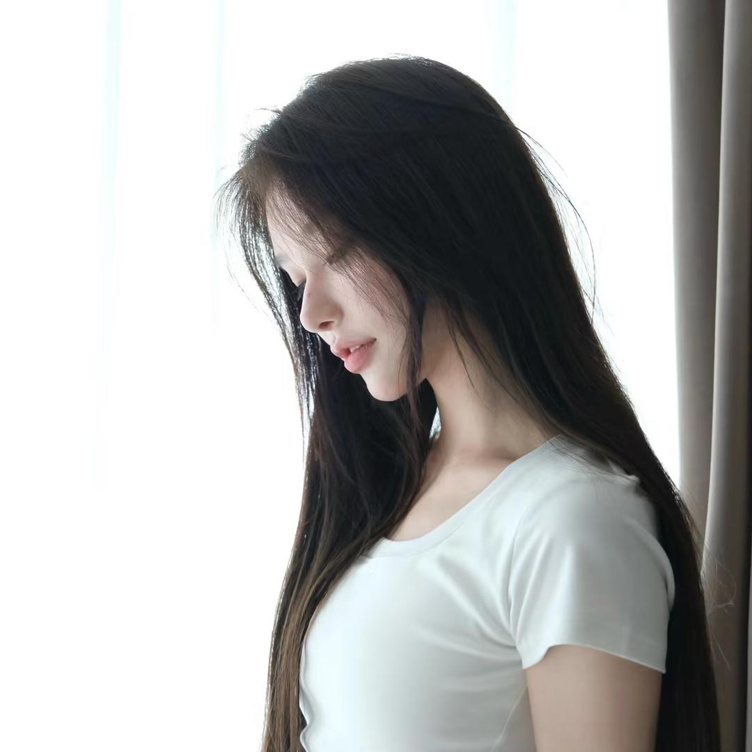 腼腆小美