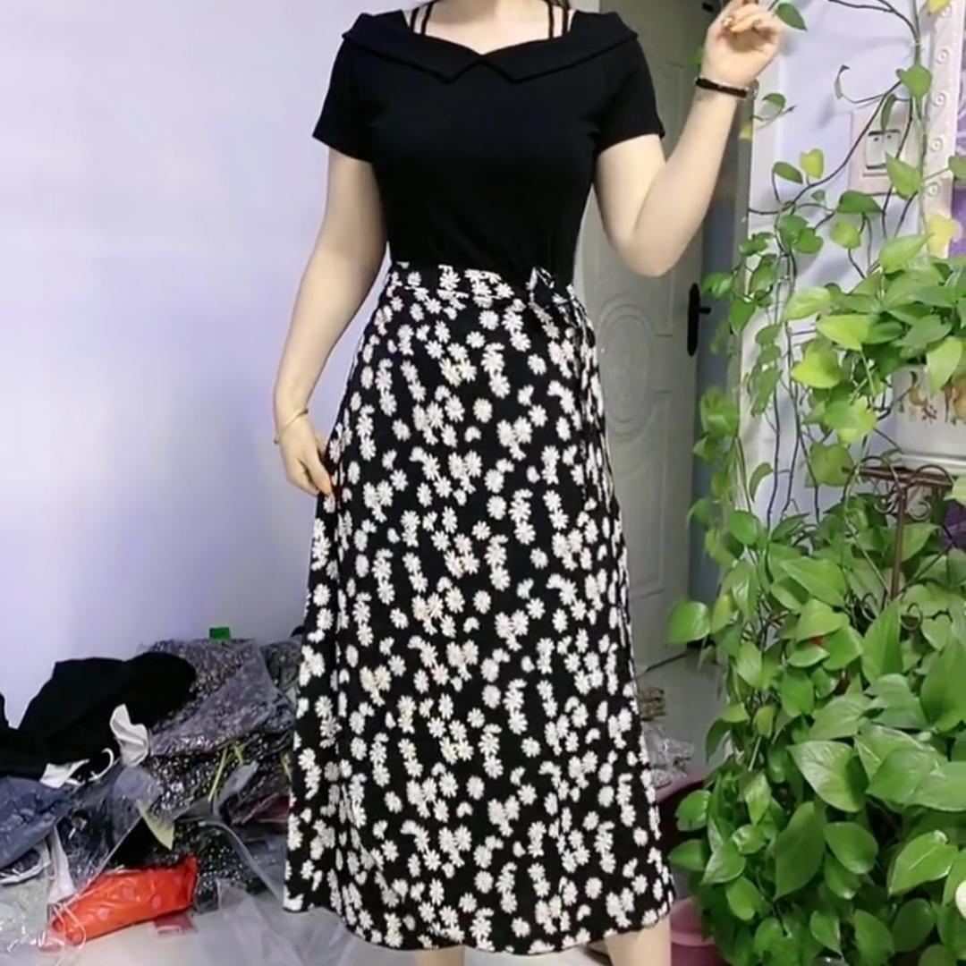 呀吖服装捌店