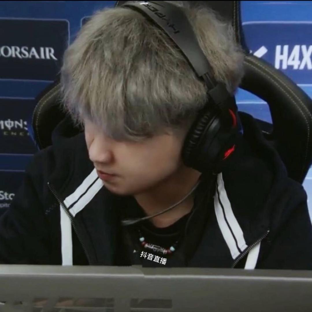 cs2辉DD【前世界亚军贴纸选手】