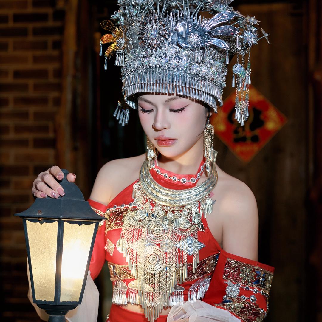 苗家玲儿