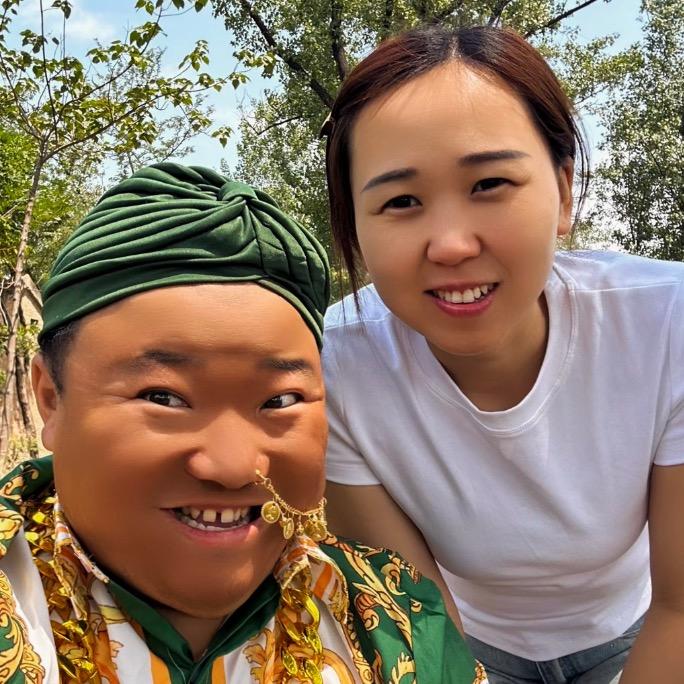 憨哥聪妹