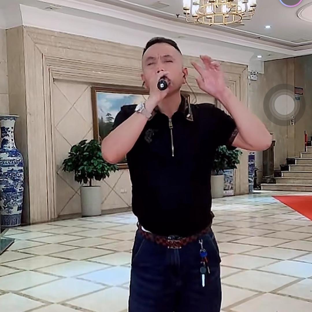 鱼歌．