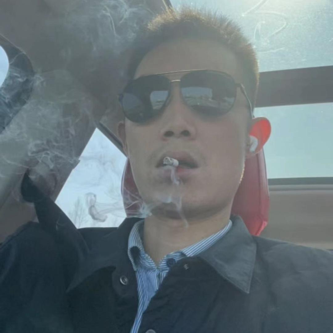 邱铮