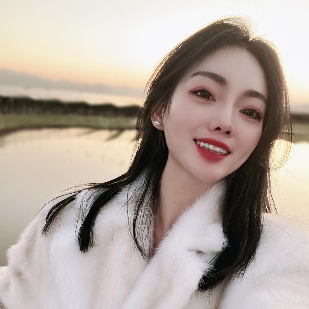 酒窝小姐姐·美肤养发抗衰
