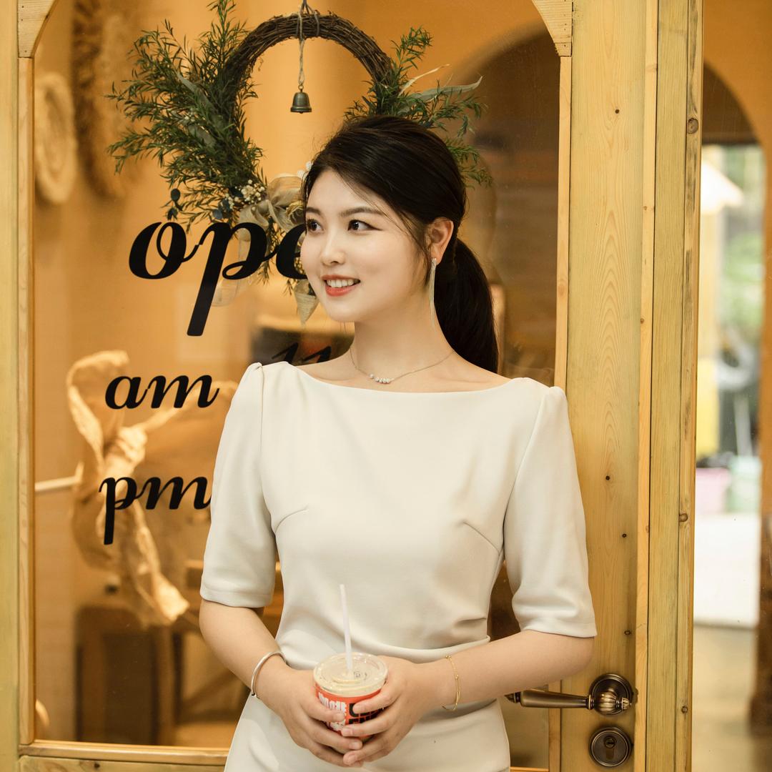 做婚礼的小敏