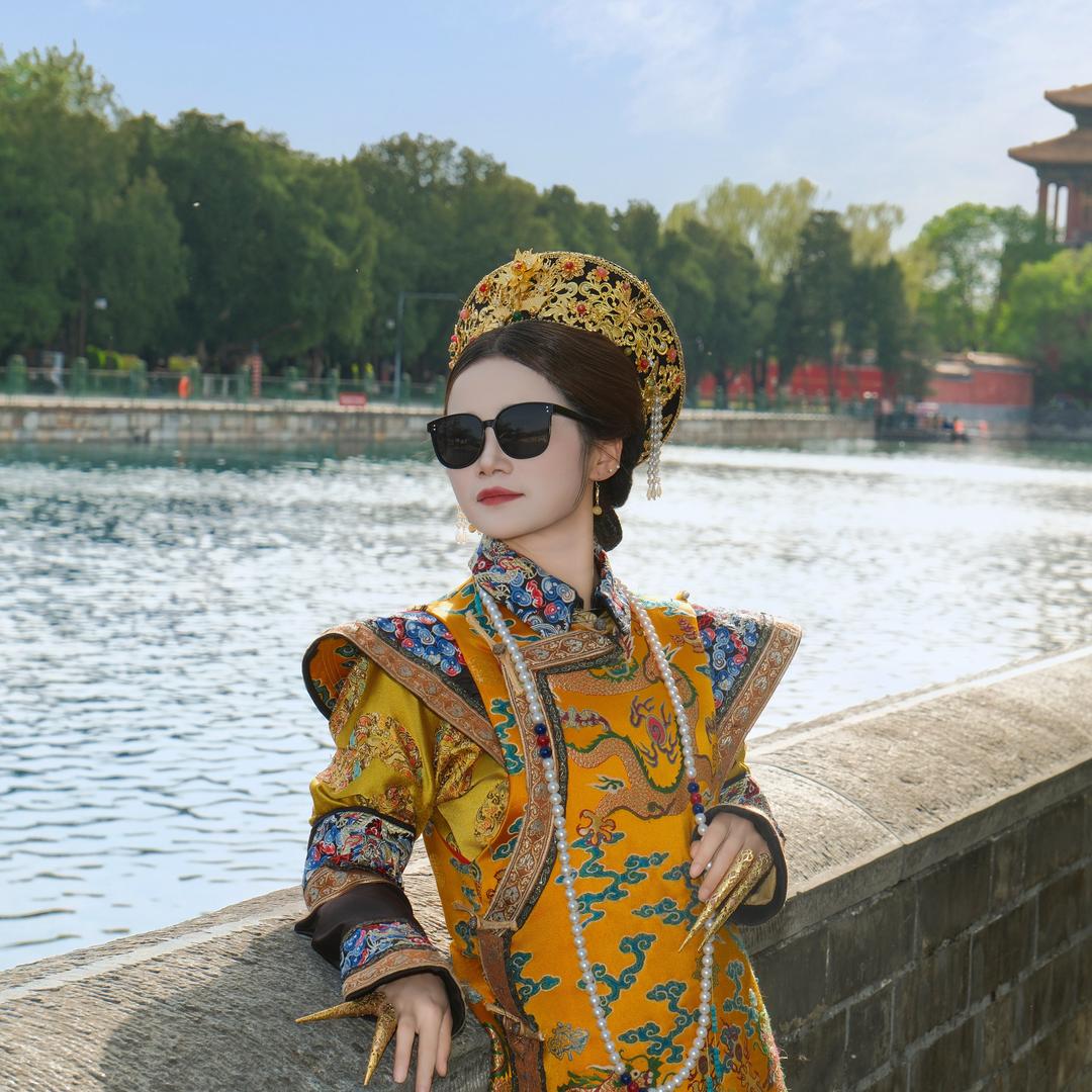 女ღ王