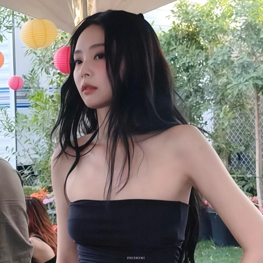 佳佳子.