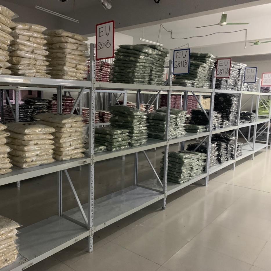 伍月童装工厂直营店
