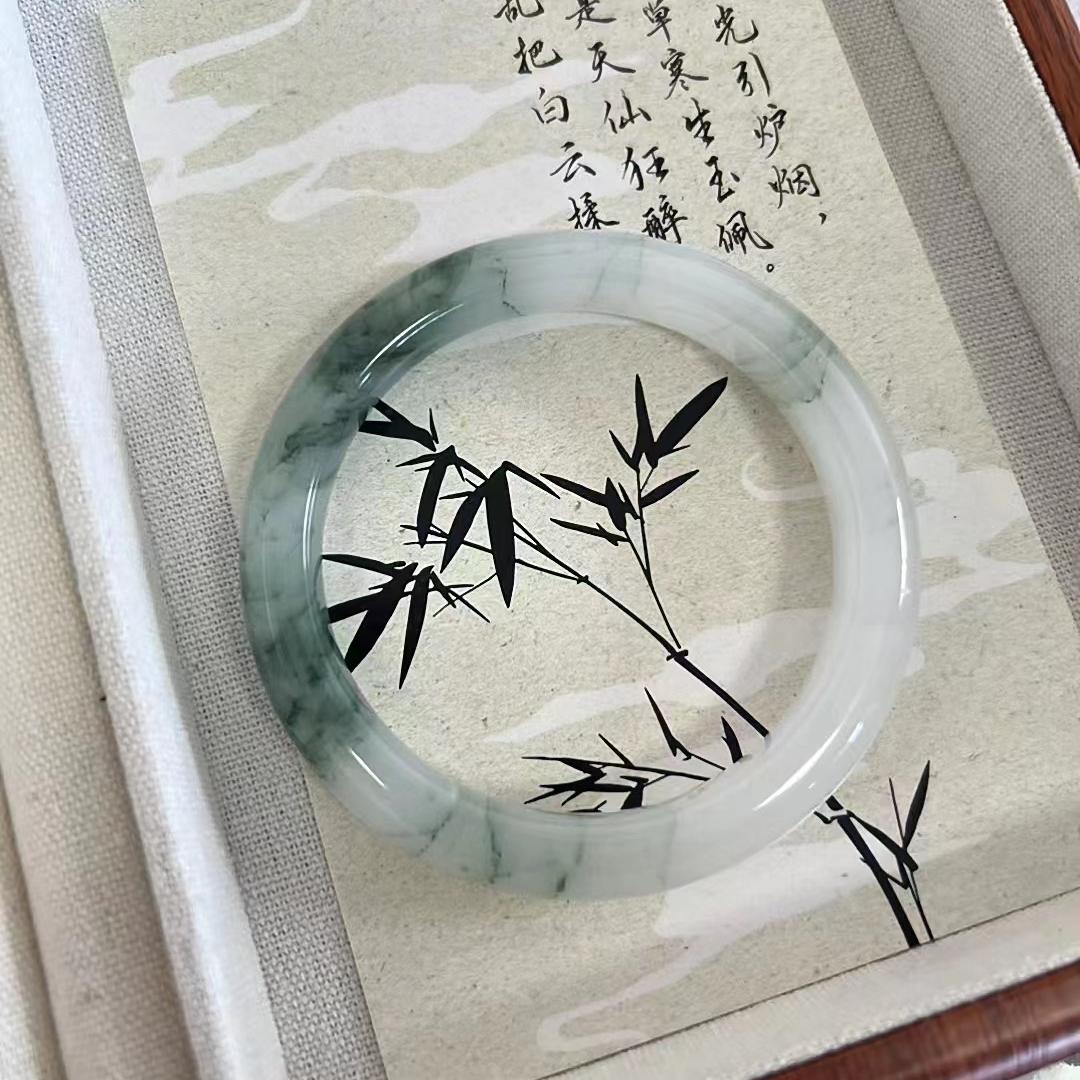 玉欲天山翠