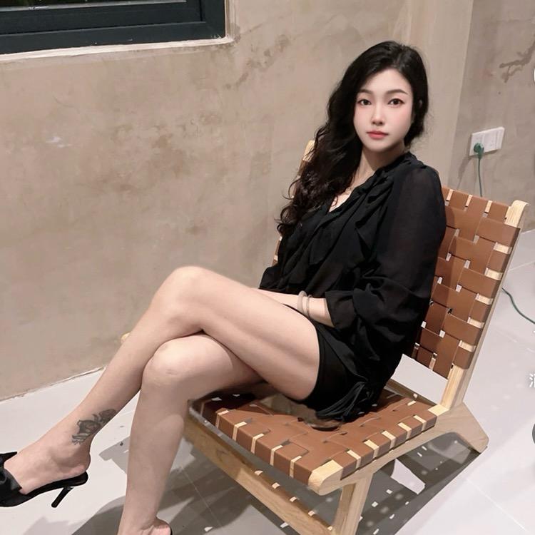 李妮