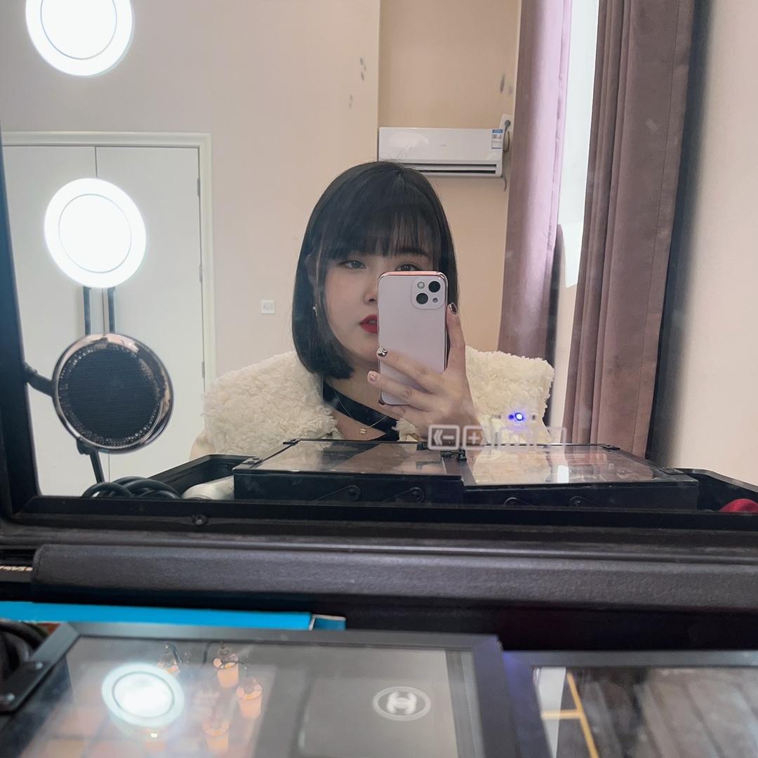 化妆师小静