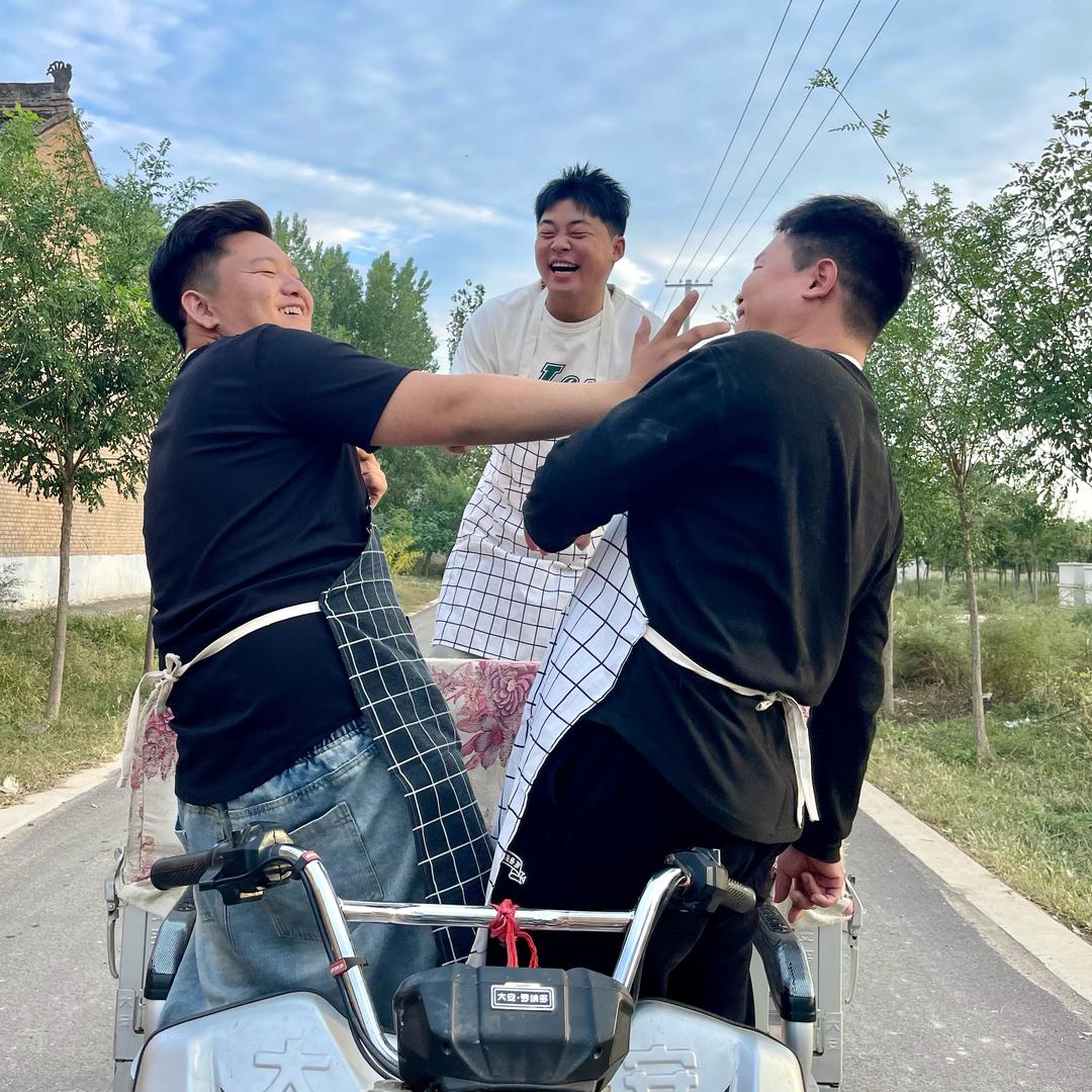 臭蛋东东和狗凡