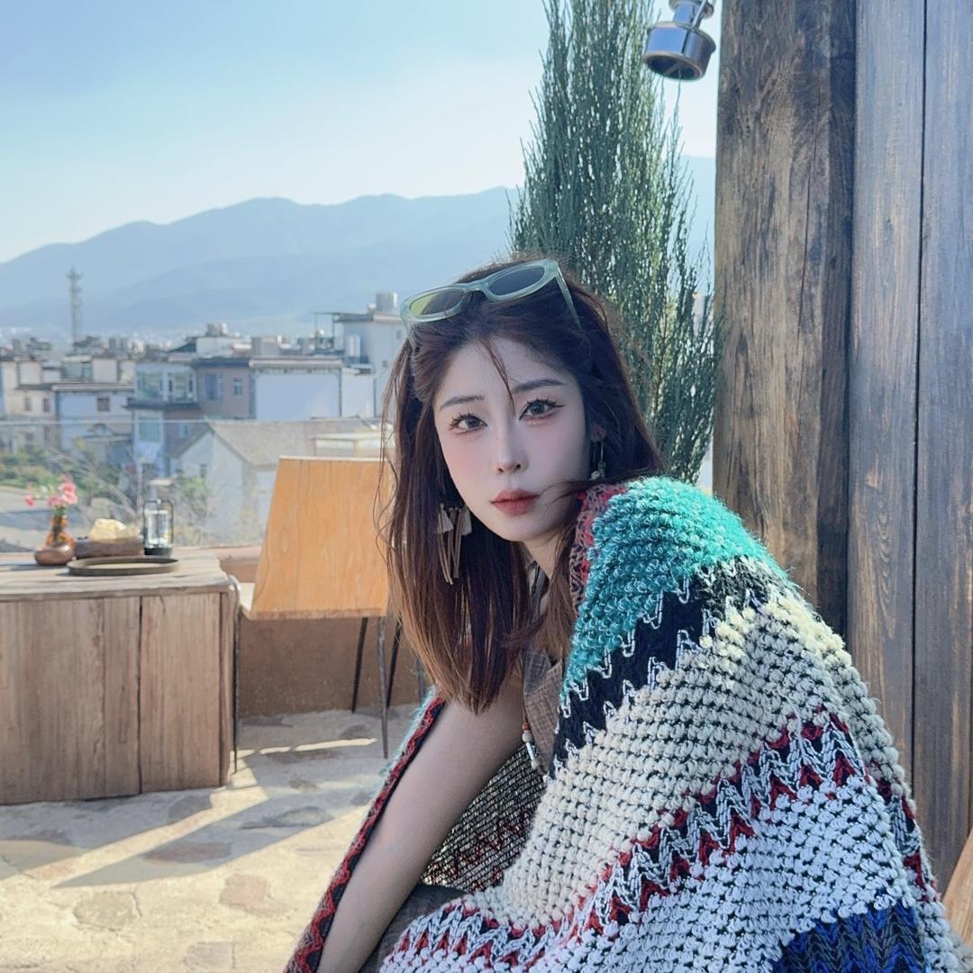 依 依 ✨