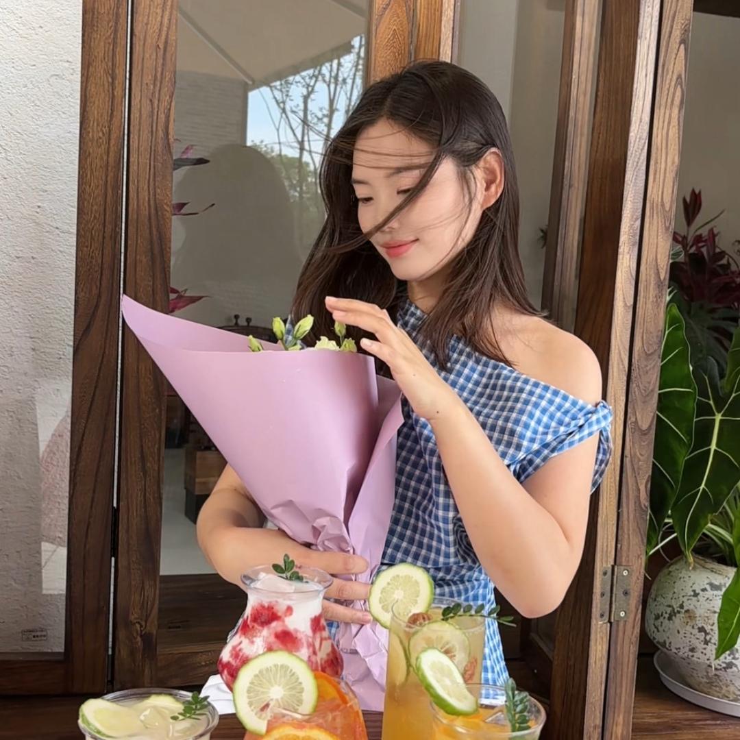 秋辞爱游玩