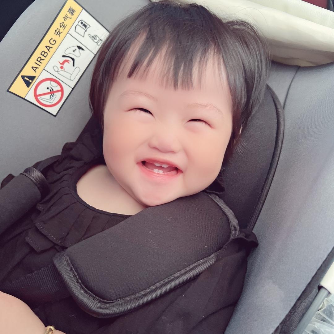 嘻宝和多米🍬🍬🍬
