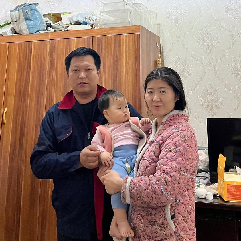 铭浩一家人