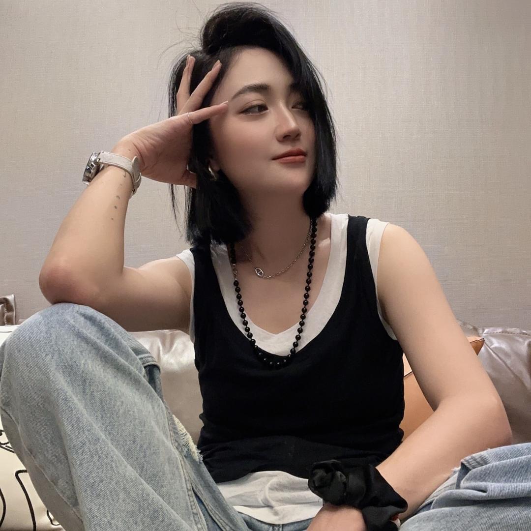 金汐的私服