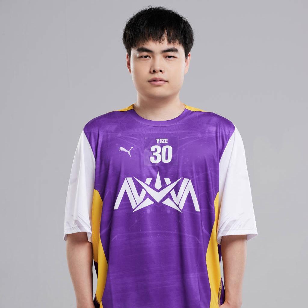 NOVA Y1ze（世界冠军）