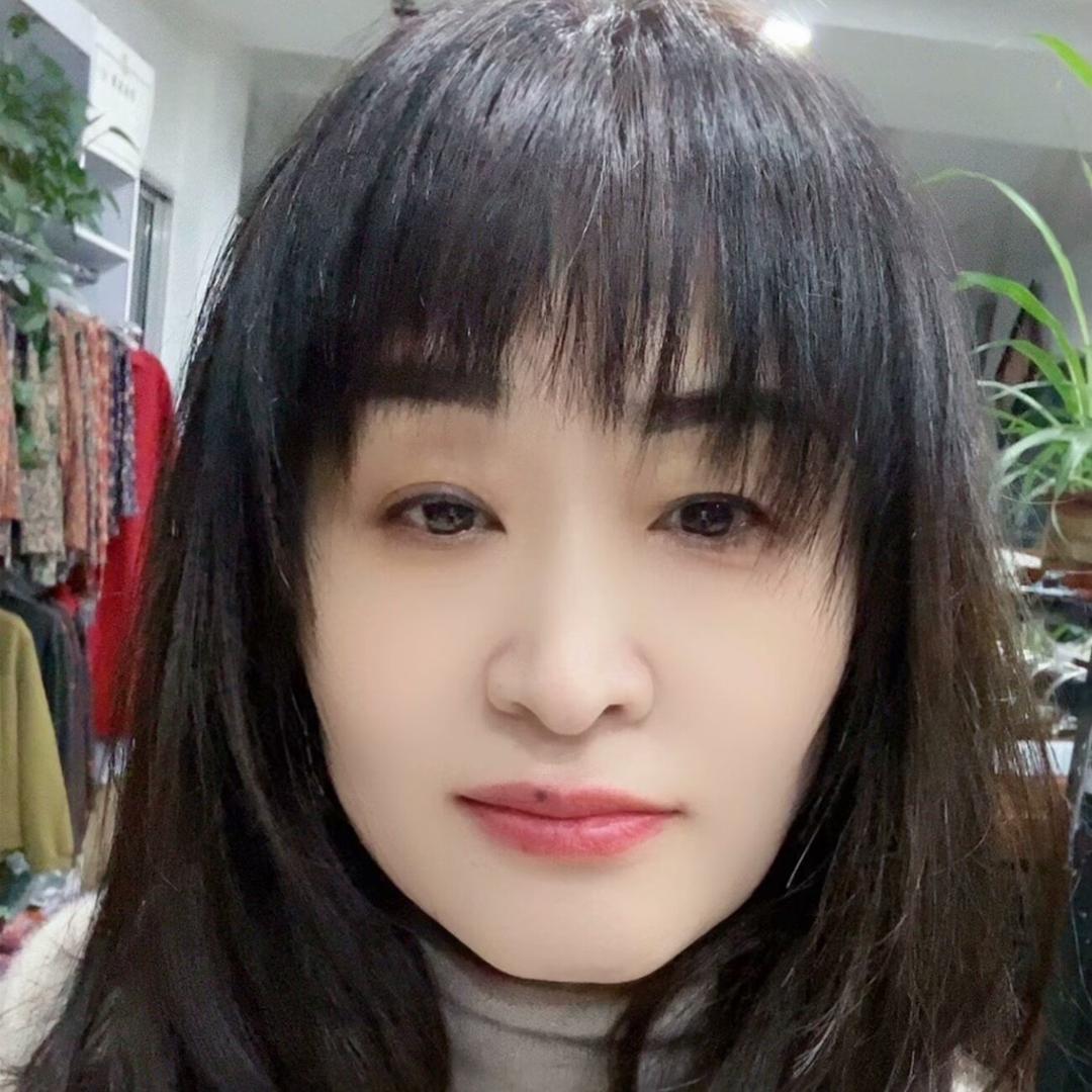 梁郭织毛衣的凤姐