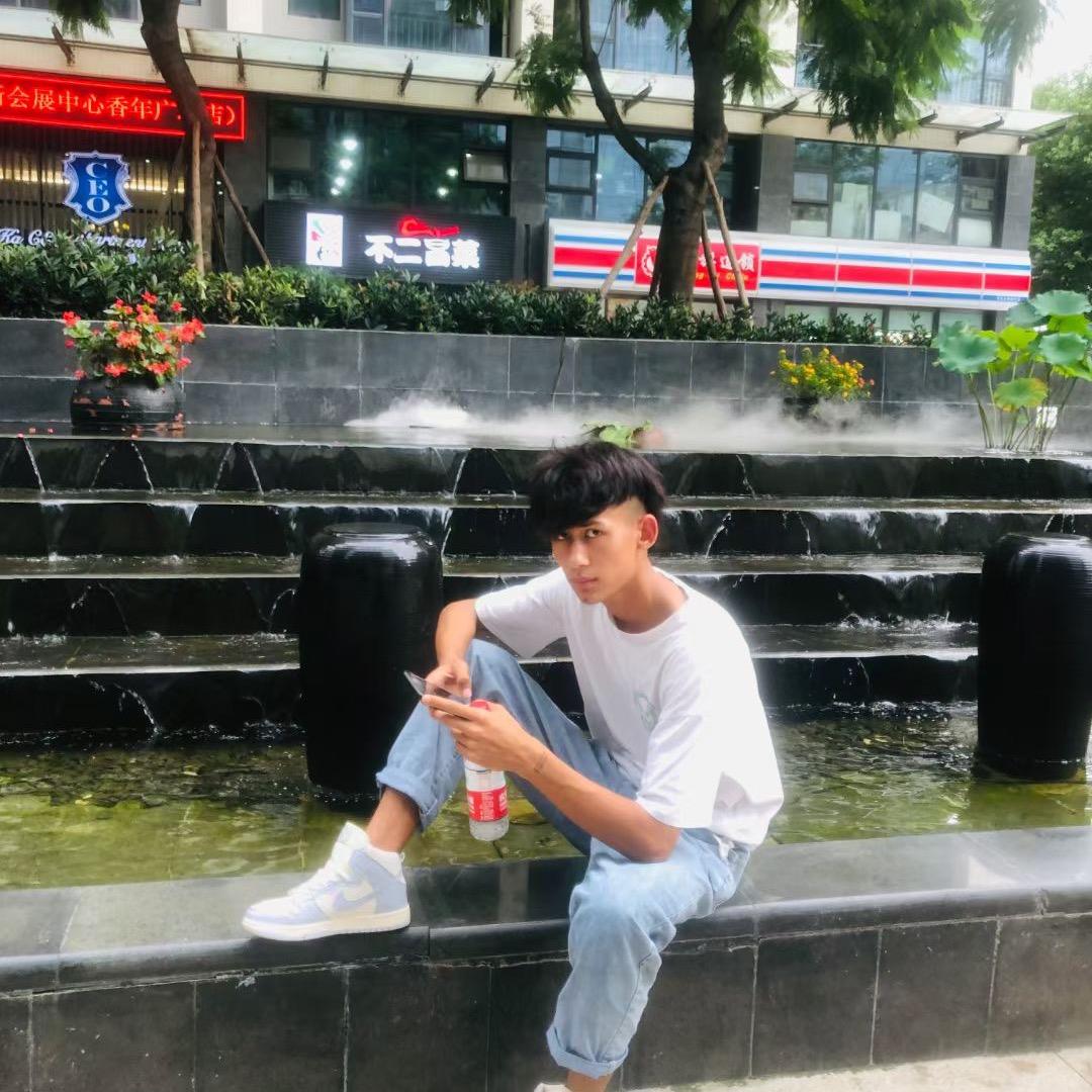 古堡以东