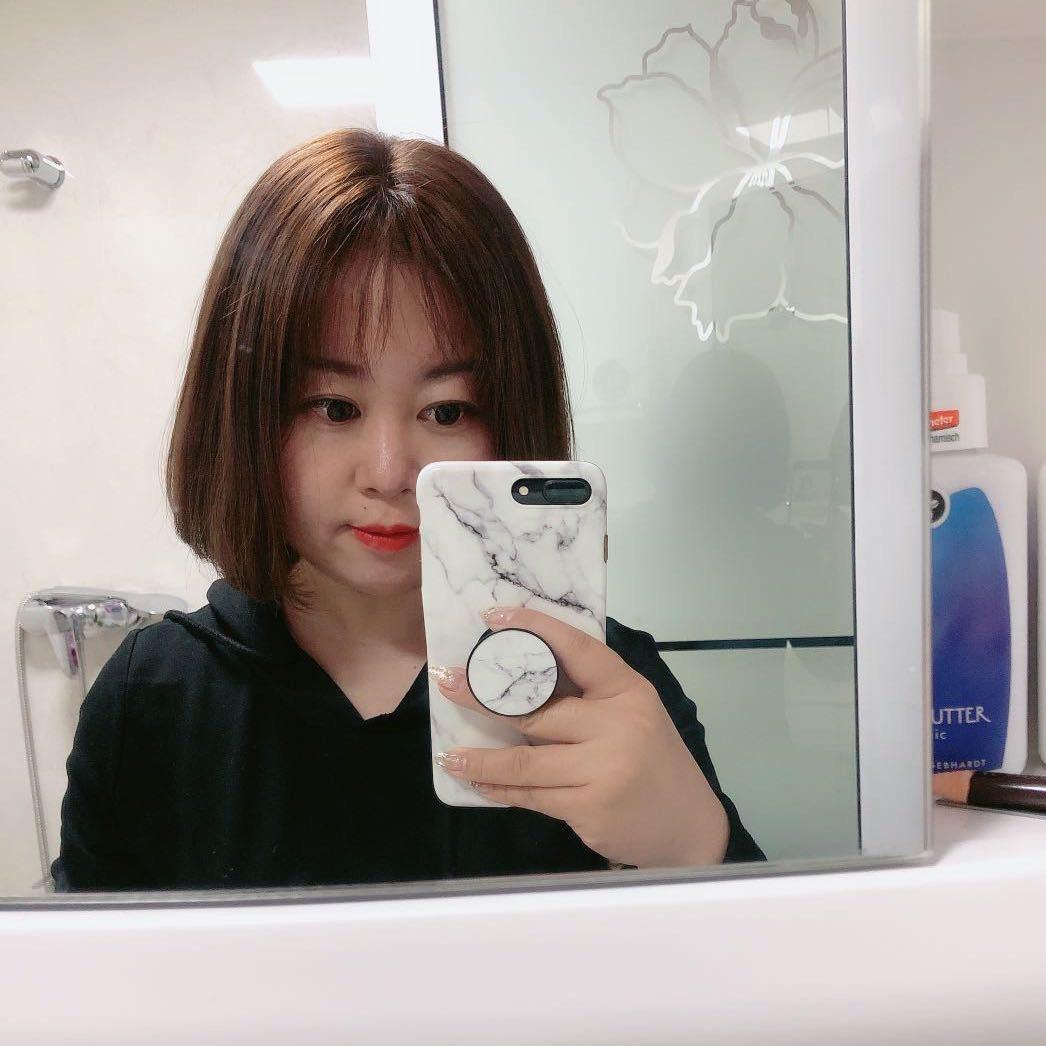 小清讲故事。