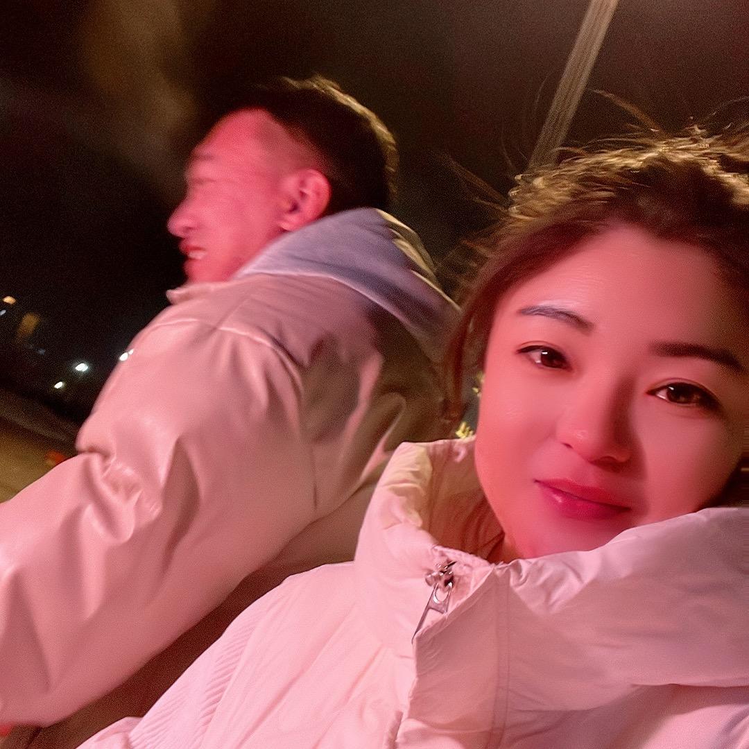 铁锅炖老板娘