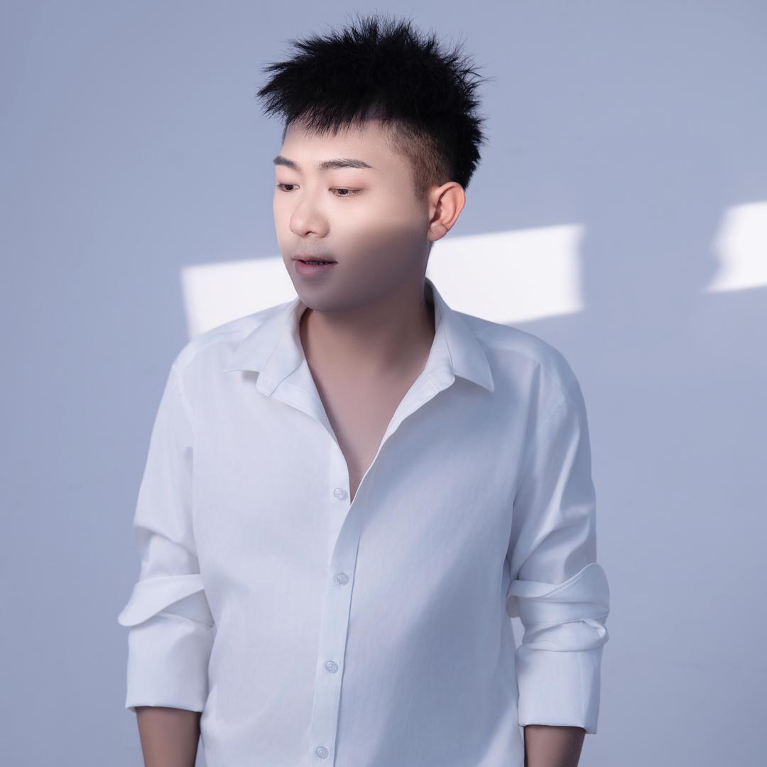 陈林新歌《同床夫妻隔堵墙）