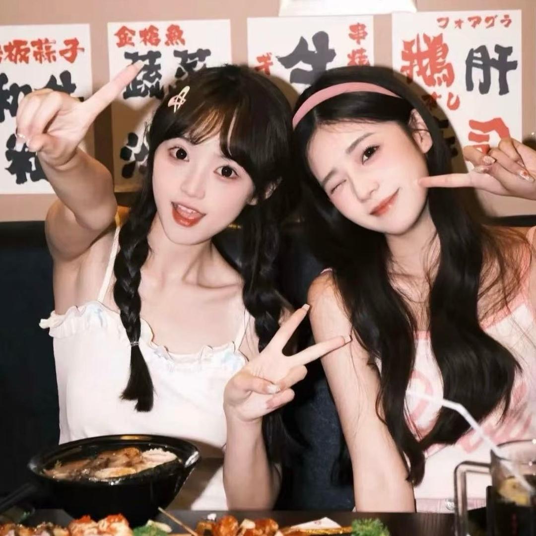 笨蛋比个耶_