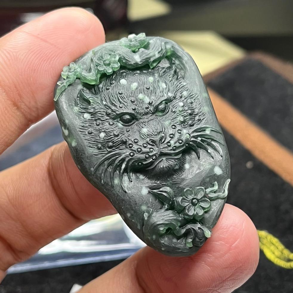 黑的发光