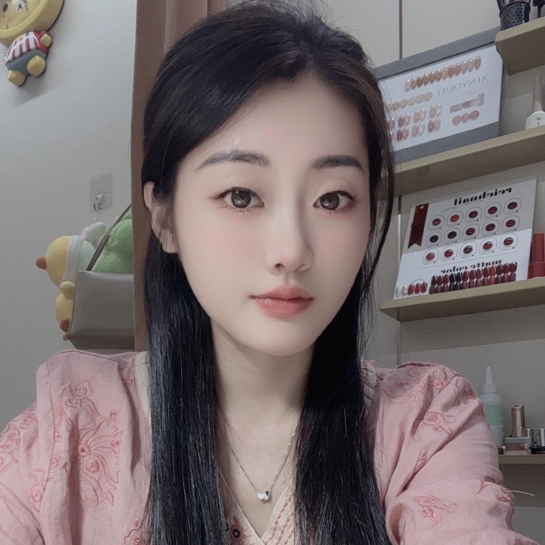 春春•贝拉美甲