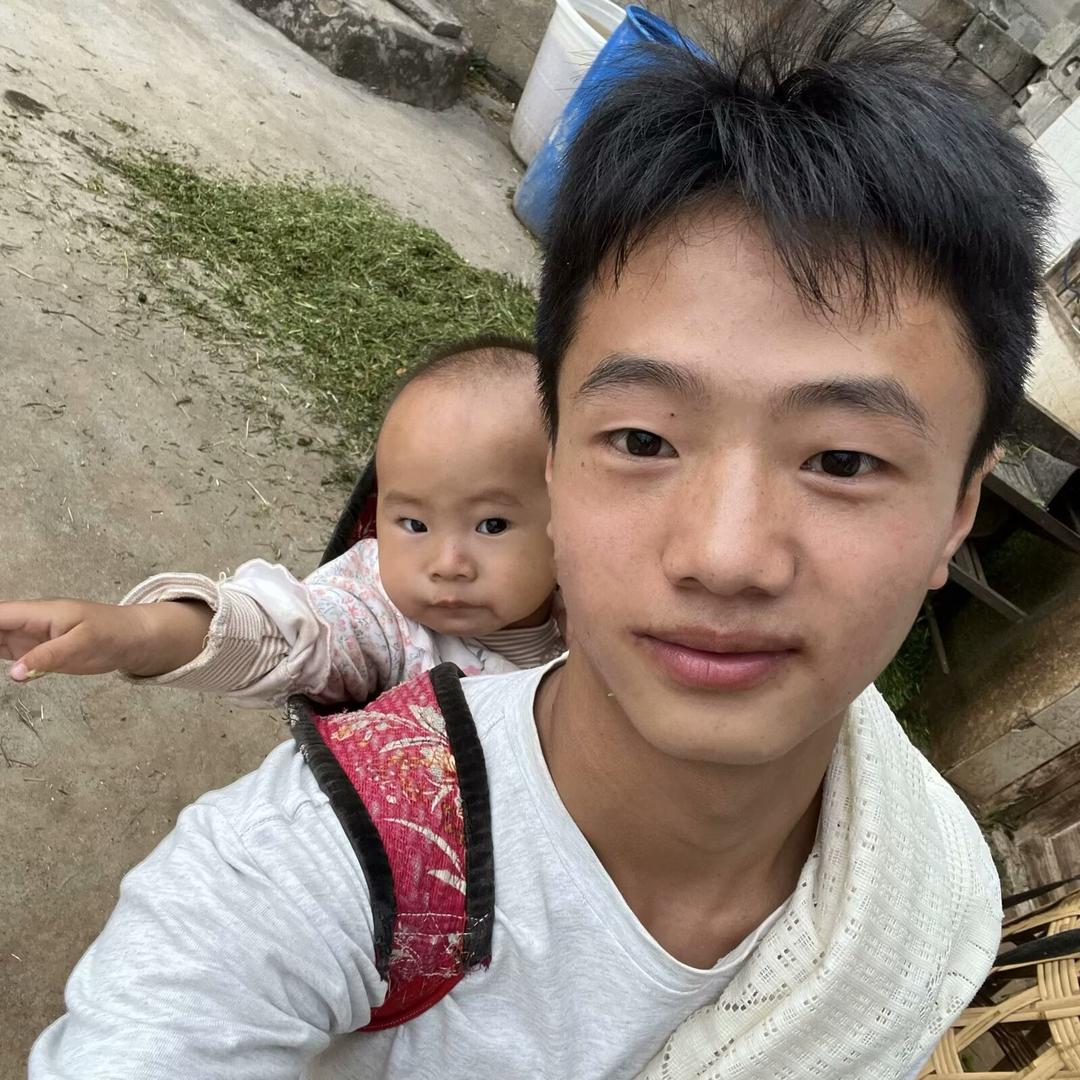 农村小伙罗大宝