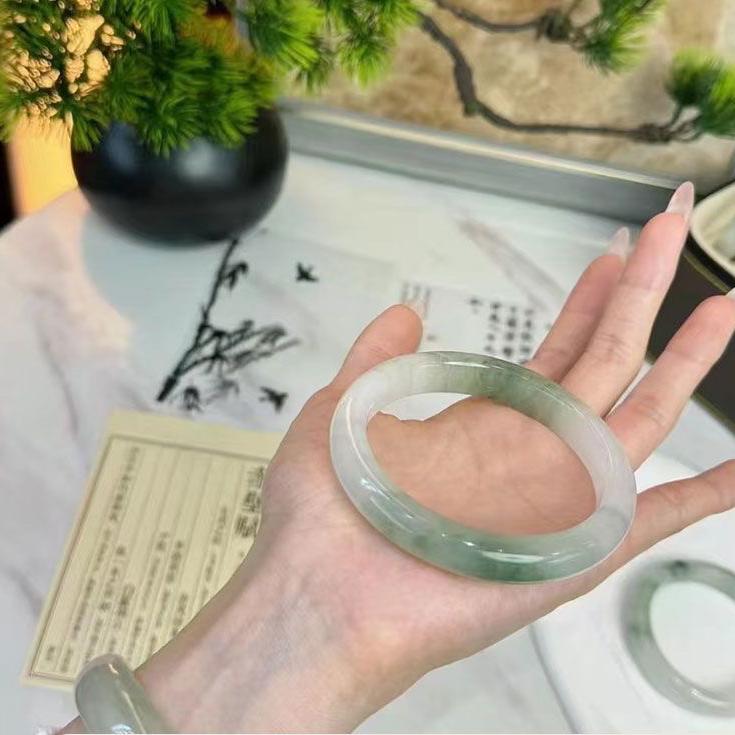 聚翠手镯甄选工坊
