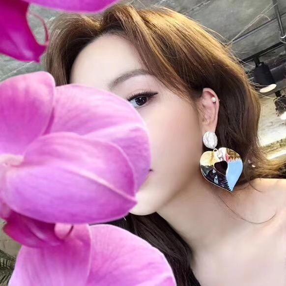 露💋