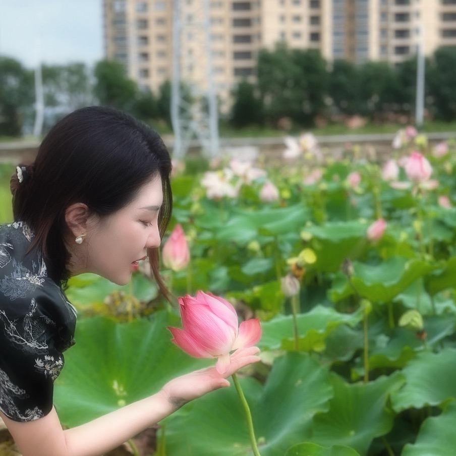 An  邓小花